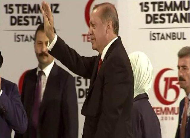 Cumhurbaşkanı Erdoğan Köprüye Yürüdü