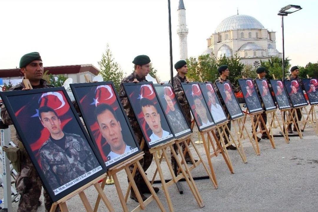 &Ouml;zel Harekat Şehitleri İ&ccedil;in Anma T&ouml;reni