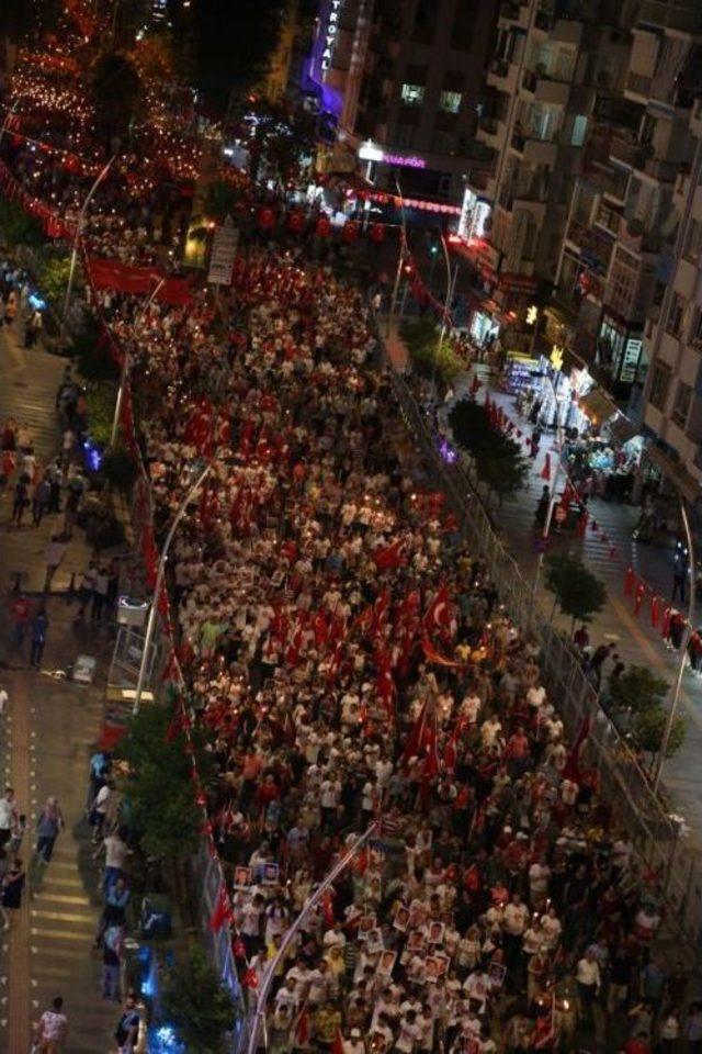 Binlerce Antalyalı Darbeye Karşı Yürüdü 2