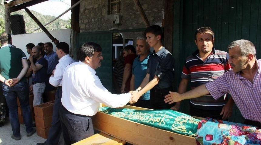 Artvin&rsquo;deki Kazada Hayatını Kaybedenler Toprağa Verildi