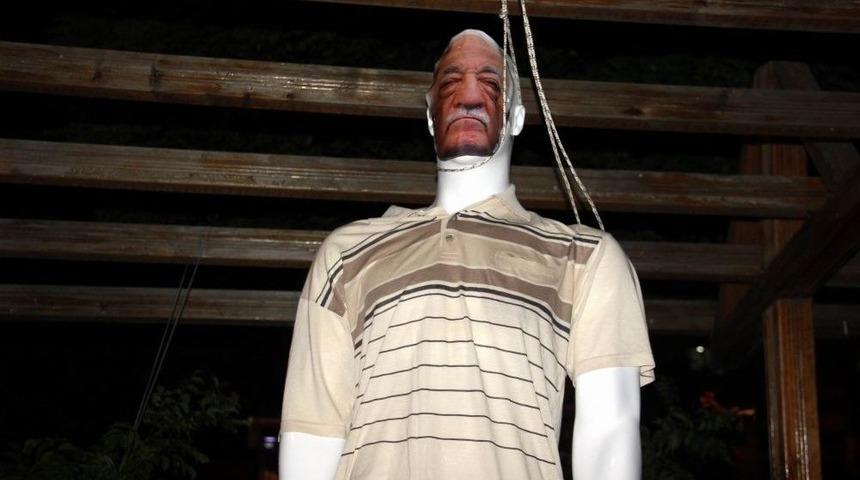 Fethullah G&uuml;len&rsquo;in Kuklasını İdam Edip Yaktılar