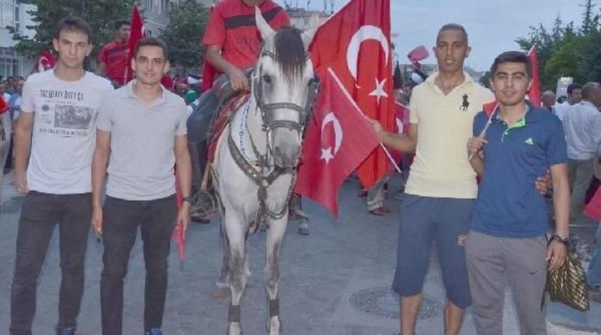 Kırşehir&rsquo;De 15 Temmuz Demokrasi Ve Milli Birlik Y&uuml;r&uuml;y&uuml;ş&uuml;