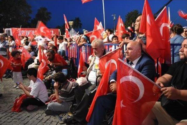 İzmir de 15 Temmuz Demokrasi Ve Milli Birlik G&uuml;n&uuml; Coşkusu&nbsp; 1