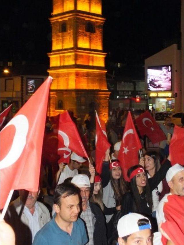 Yozgat’Ta Demokrasi Nöbeti Yürüyüşle Başladı