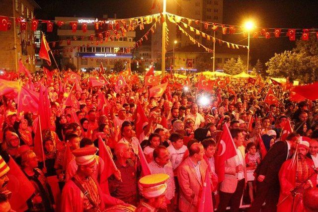 Isparta Demokrasi Nöbetinde