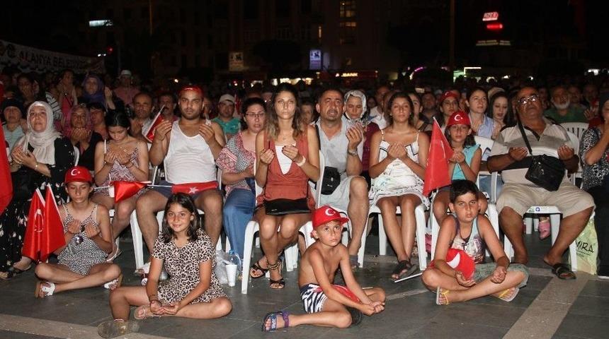 Alanya&rsquo;da Binler, &lsquo;demokrasi&rsquo; N&ouml;betinde