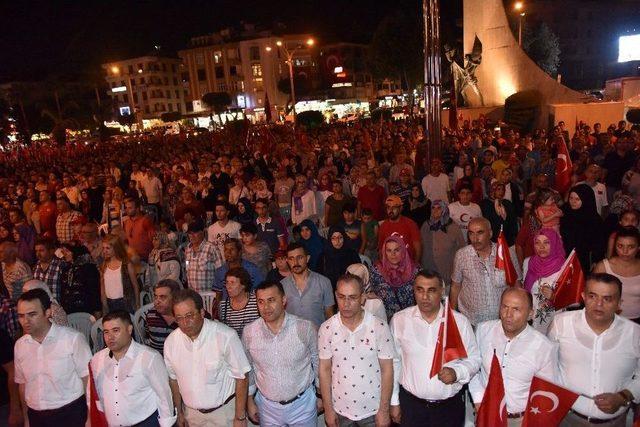 Alanya’da Binler, ‘demokrasi’ Nöbetinde