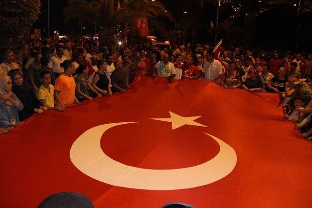 Alanya’da Binler, ‘demokrasi’ Nöbetinde