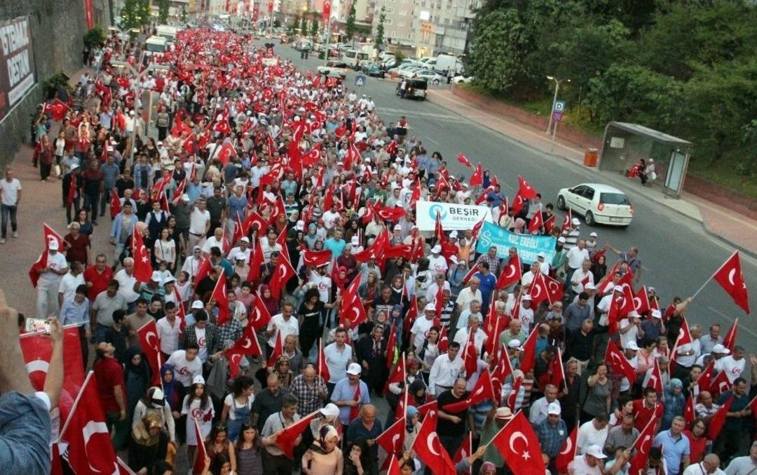 Kdz. Ereğli&rsquo;de 15 Temmuz Demokrasi Y&uuml;r&uuml;y&uuml;ş&uuml;ne Binlerce Kişi Katıldı