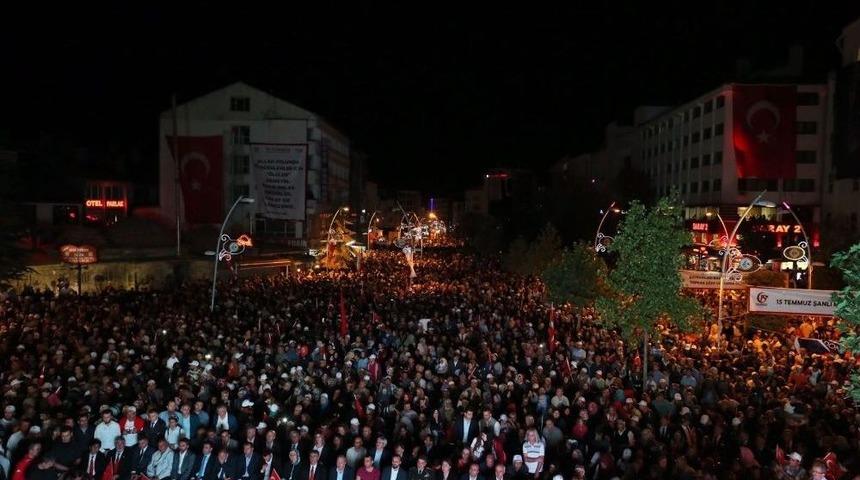 Binlerce Kişi &rsquo;milli Birlik Y&uuml;r&uuml;y&uuml;ş&uuml;&rsquo;nde Fet&ouml;&rsquo;y&uuml; Lanetledi