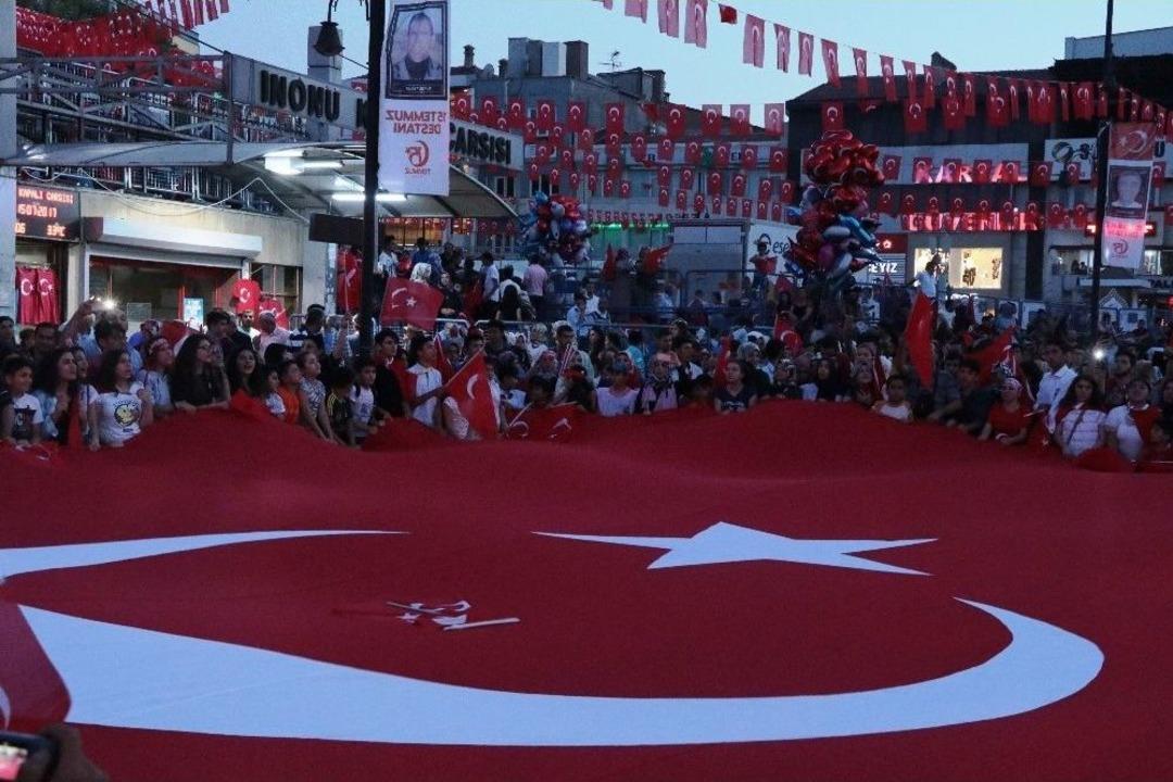 Malatya 15 Temmuz&rsquo;un Yıl D&ouml;n&uuml;m&uuml;nde Meydanlarda