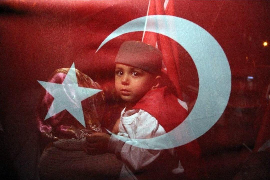 &Ccedil;orum&rsquo;da Binlerce Kişi Milli İrade İ&ccedil;in Y&uuml;r&uuml;d&uuml;