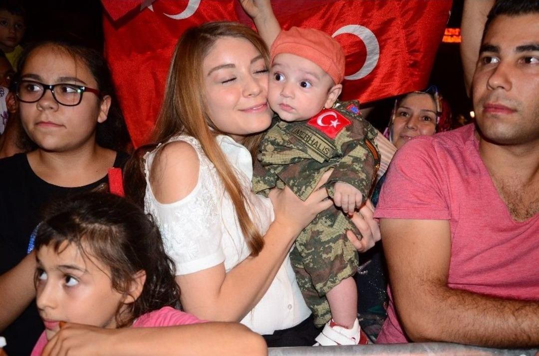 Gaziantep&rsquo;te Kamuflajlı K&uuml;&ccedil;&uuml;k &Ouml;mer Halis&rsquo;e Yoğun İlgi