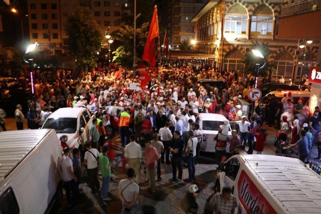 Rize&rsquo;de 15 Temmuz Demokrasi Y&uuml;r&uuml;y&uuml;ş&uuml; D&uuml;zenlendi