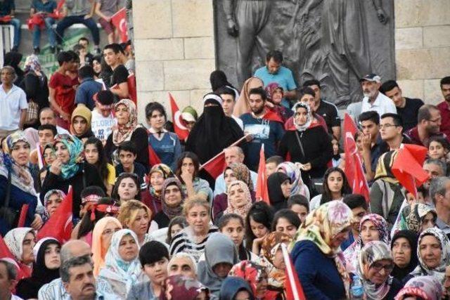 Malatya'da 15 Temmuz On Binlerle Anıldı