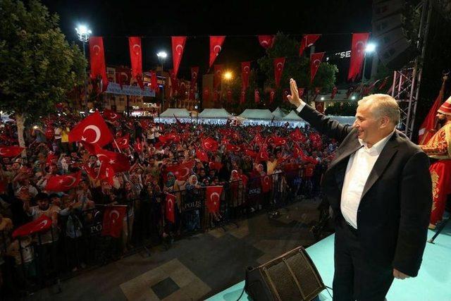 Denizli&rsquo;de Vatandaşlar Demokrasi N&ouml;betinde Buluştu 1
