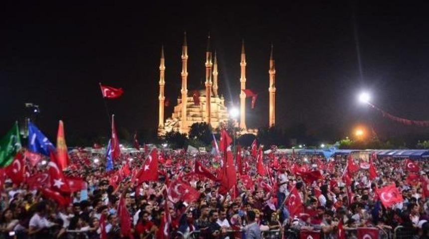 Onbinlerce Adanalı, 15 Temmuz Şehitleri Ve Demokrasi I&ccedil;in N&ouml;bet Tuttu