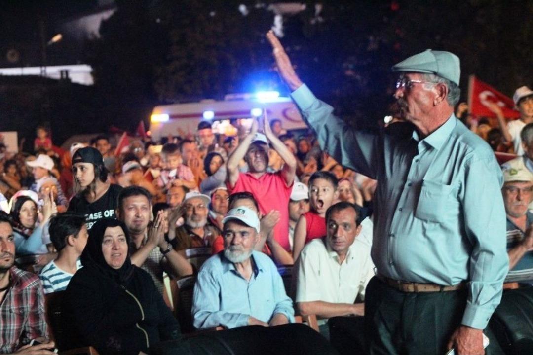 Kahraman Şehidin Babası Hasan H&uuml;seyin Halisdemir &lsquo;milli Birlik Ve Demokrasi&rsquo; N&ouml;betine Katıldı