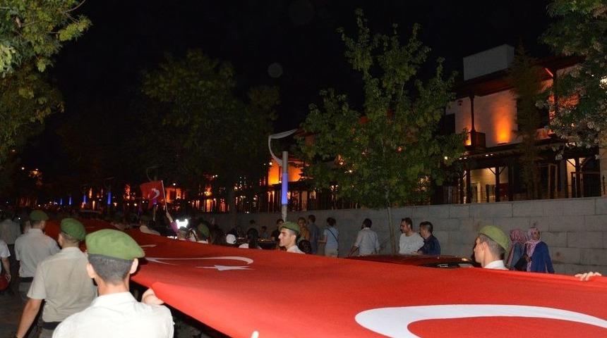 Kırıkkaleliler Demokrasi İ&ccedil;in Y&uuml;r&uuml;d&uuml;