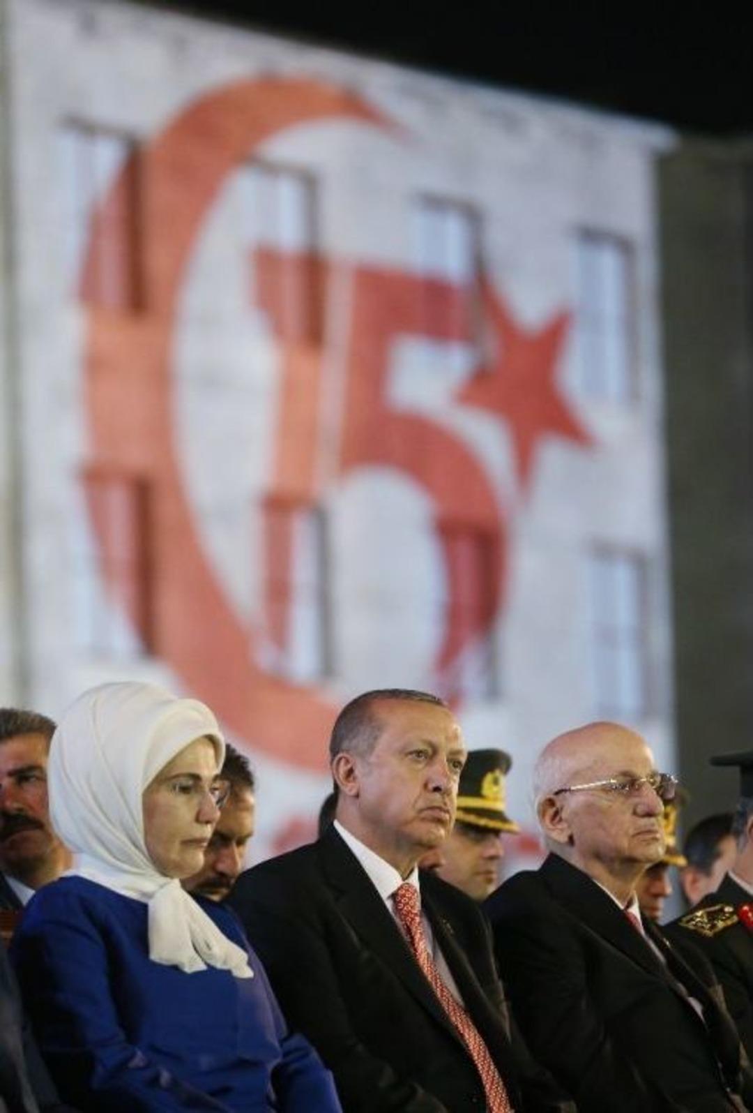 Cumhurbaşkanı Erdoğan: "o Kadar &Ccedil;ok D&uuml;şman Pusuda Bekliyor Ki İsimlerini Tek Tek Saymaya Kalksak &Ccedil;ok Ciddi Uluslararası Krizle Karşılaşırız"