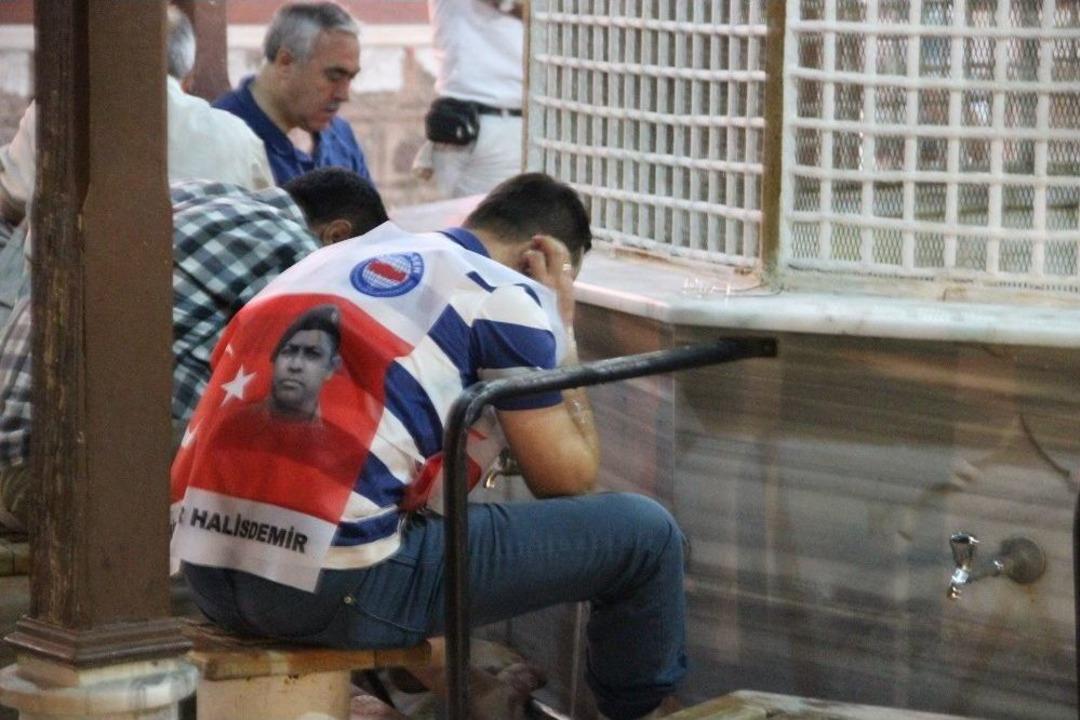 Manisa&rsquo;da Demokrasi N&ouml;bet&ccedil;ileri Sabah Namazında Buluştu