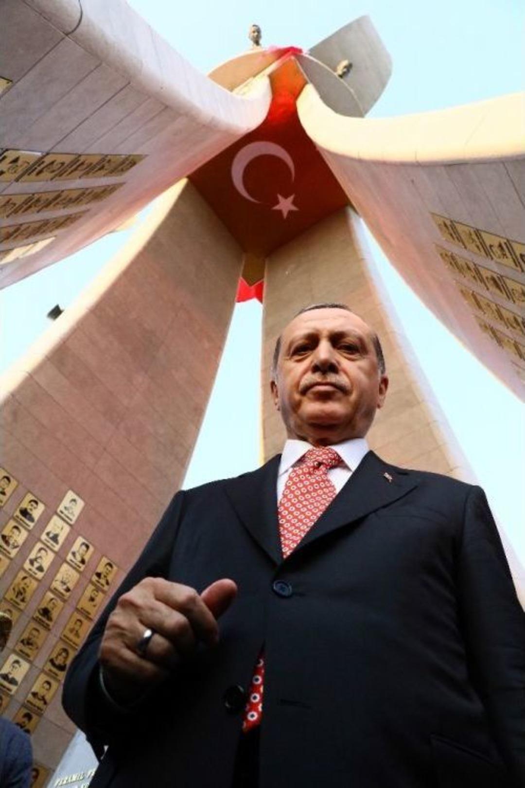 Cumhurbaşkanı Erdoğan, Beştepe&rsquo;deki Şehitler Abidesi&rsquo;ni A&ccedil;tı