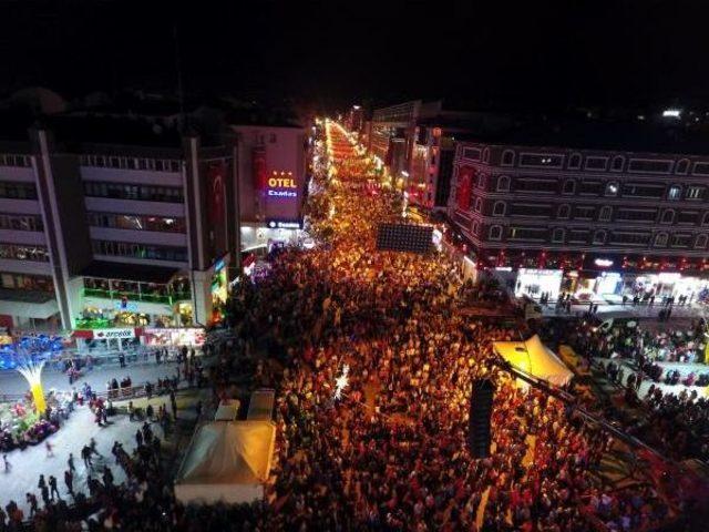 Doğu'da '15 Temmuz Demokrasi Ve Milli Birlik Günü' Coşkusu