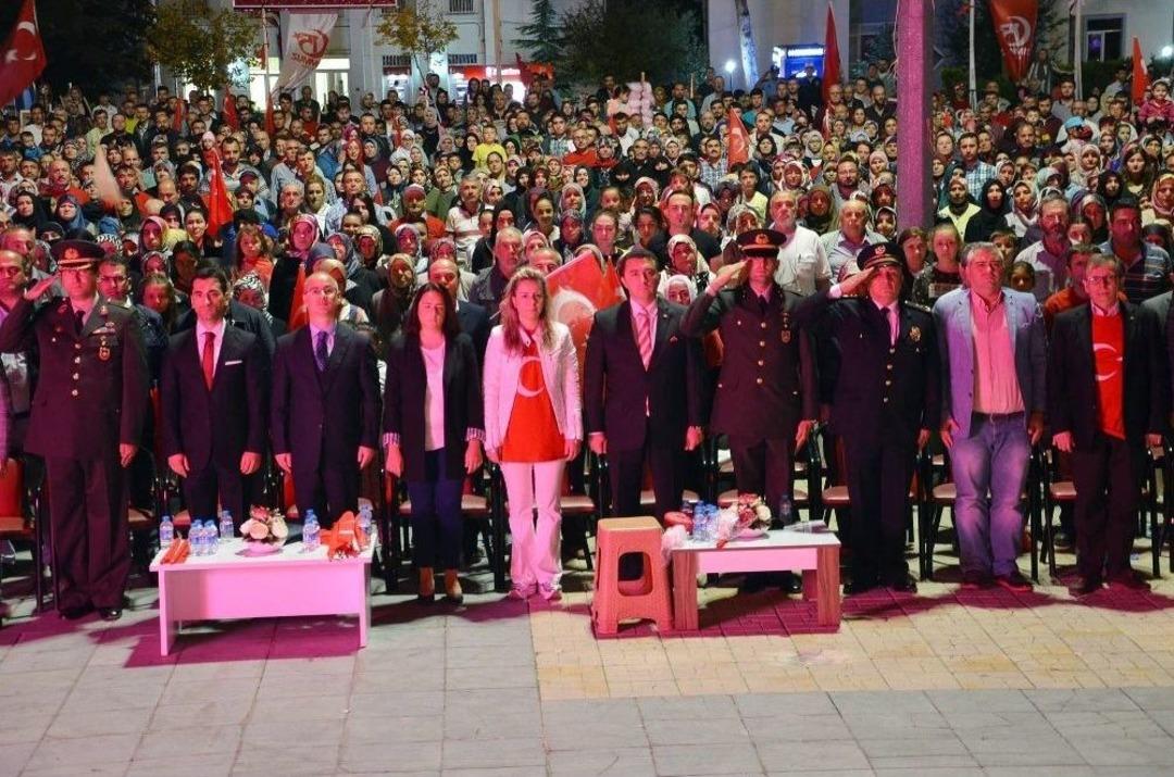 Boz&uuml;y&uuml;k Demokrasi N&ouml;betinde