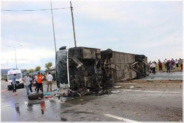 Gürcü Otobüsü Devrildi: Çoğu Çocuk 38 Kişi Yaralandı