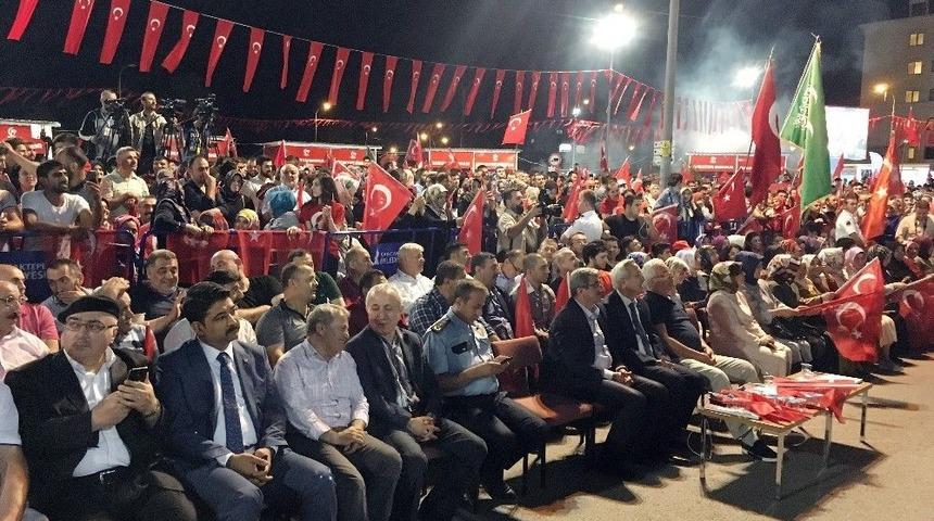 15 Temmuz&rsquo;da Binlerce Sancaktepeli Demokrasi N&ouml;betinde