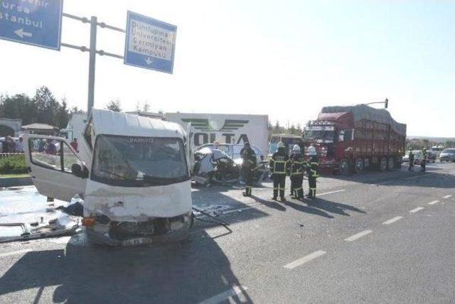 Kavşakta Kamyon Dehşeti: 1 Ölü, 5 Yaralı