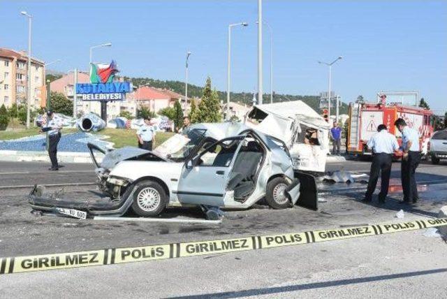 Kavşakta Kamyon Dehşeti: 1 Ölü, 5 Yaralı