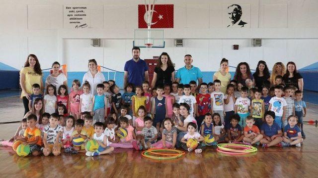 Minikler Spor Yapmanın Keyfini Yaşıyor