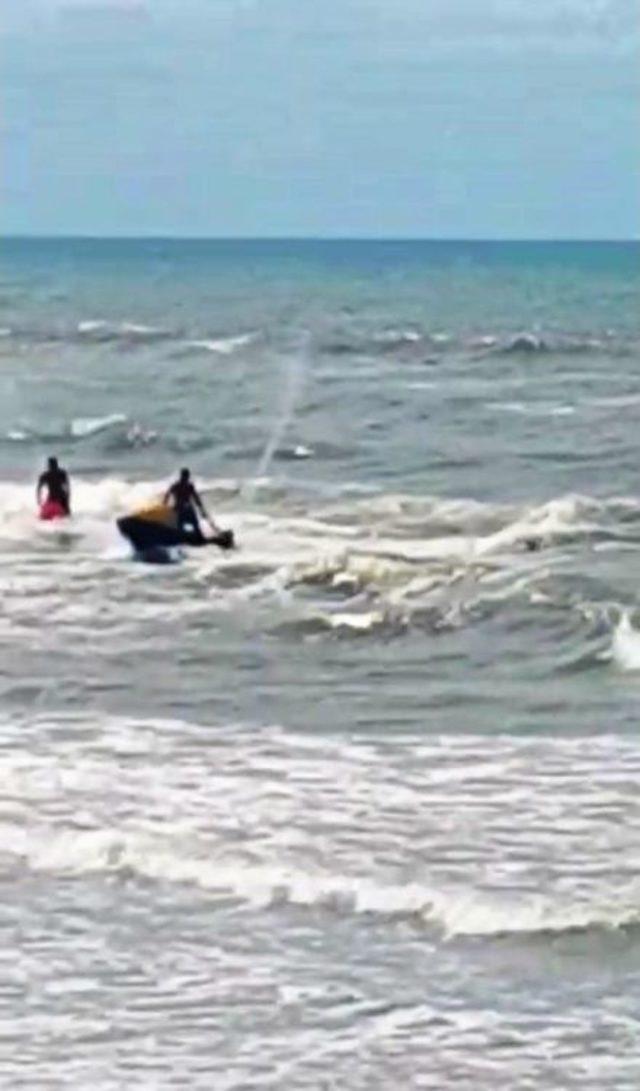 Boğulan Vatandaşı Jet Ski İle Kurtardılar