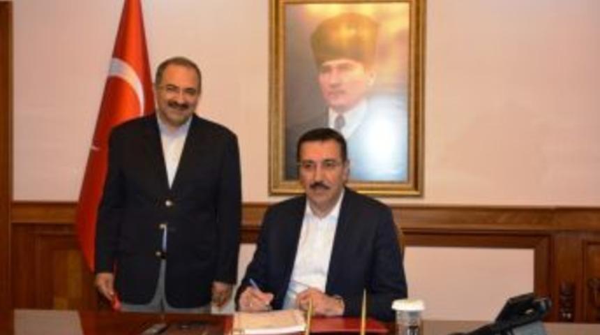 Bakan T&uuml;fenkci Vali Kaban&rsquo;ı Ziyaret Etti