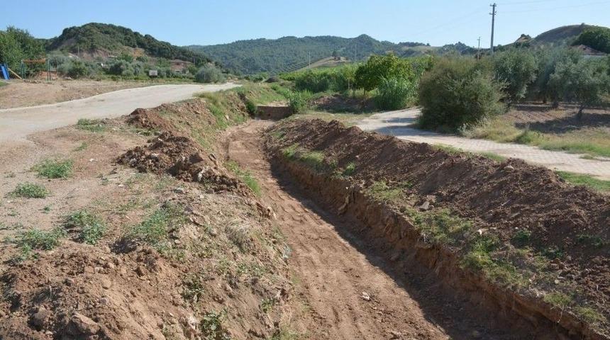 Derek&ouml;y Mahalesinde Dere Islah &Ccedil;alışmasına Başlandı
