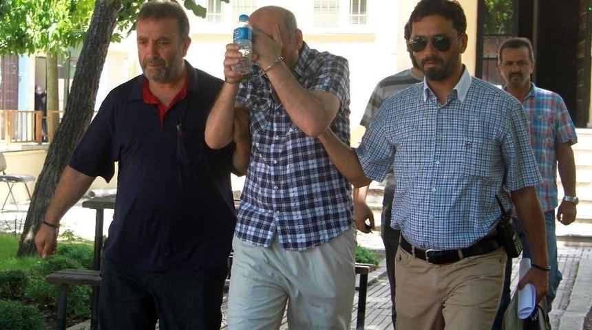 Uyuşturucu Satan Oğlunu Silahla Vurarak &Ouml;ld&uuml;rd&uuml;