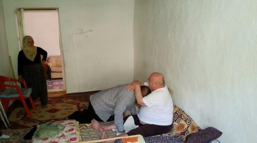 İki &Ccedil;ocukluk Arkadaşı 40 Yıl Sonra Bir Araya Geldi