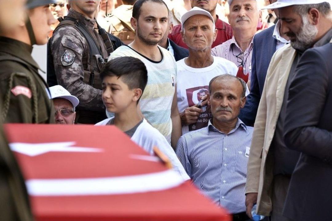 Şehit &Ouml;ğretmen Son Yolculuğuna Uğurlandı