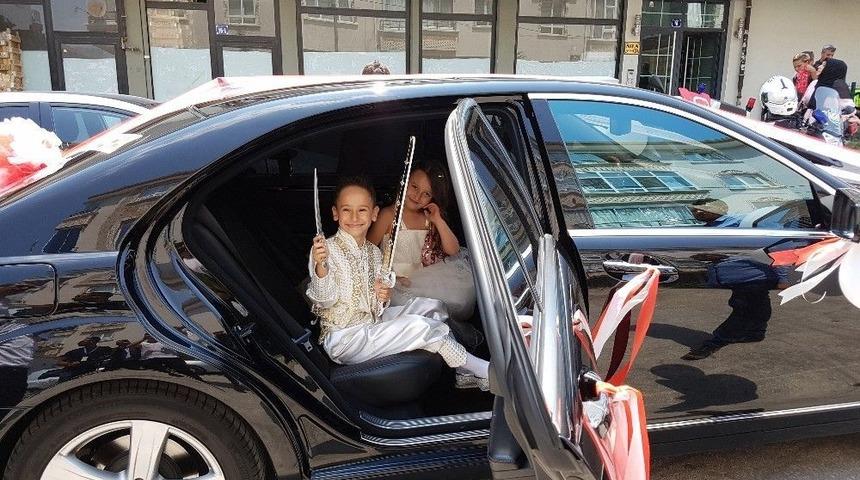 Fikri Işık&rsquo;ın Makam Aracı, Şehit Oğlunun S&uuml;nneti İ&ccedil;in S&uuml;slendi