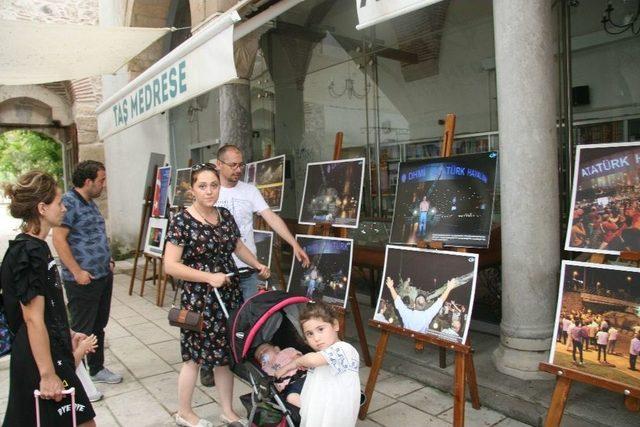 İhlas Haber Ajansı’nın Sergisi Büyük Beğeni Topluyor