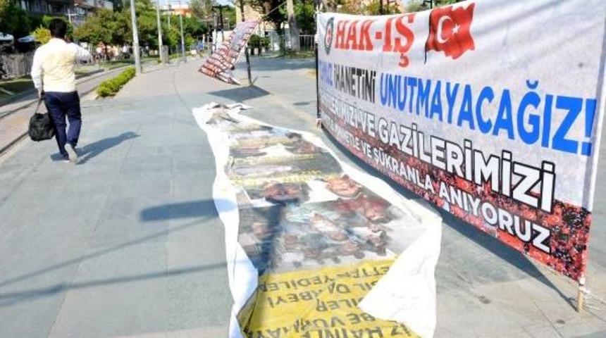 Fet&ouml; Elebaşı Ve Darbeci Generallerin Afişinin &Uuml;zerinden Ge&ccedil;tiler