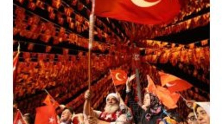 Demokrasi N&ouml;betleri Devam Ediyor