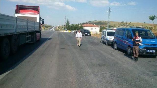 Trafik Polisi, Denetim Noktasında Minibüsün Çarpması Sonucu Şehit Oldu