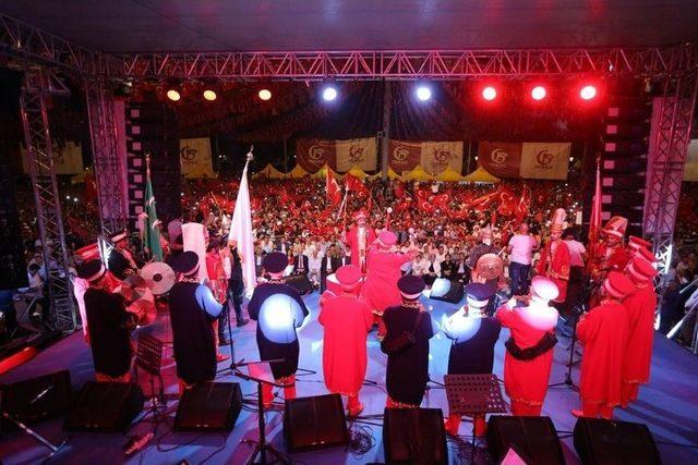 Başkan &Ouml;zke&ccedil;eci&rsquo;de Demokrasi Meydanında 2