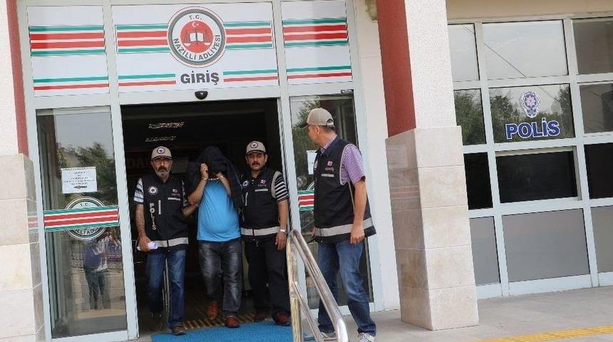 Meslektaşlarını Ve Vatandaşları Şok Eden Polis Tutuklandı