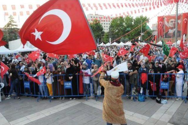 Eskişehir'de Vilayet Meydanı'nda 15 Temmuz Etkinliği