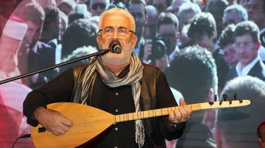 Nevşehir&rsquo;de Esat Kabaktepe Kahramanlık T&uuml;rk&uuml;leri Seslendirdi