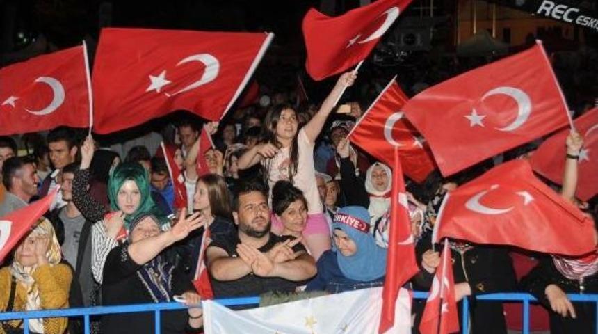 Eskişehir'de Vilayet Meydanı'nda 15 Temmuz Etkinliği (2)