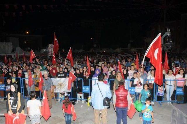 Eskişehir de Vilayet Meydanı nda 15 Temmuz Etkinliği (2) 1
